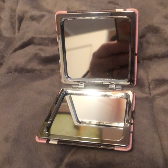 NWT Hallo Kitty mirror - Picture 2 of 2